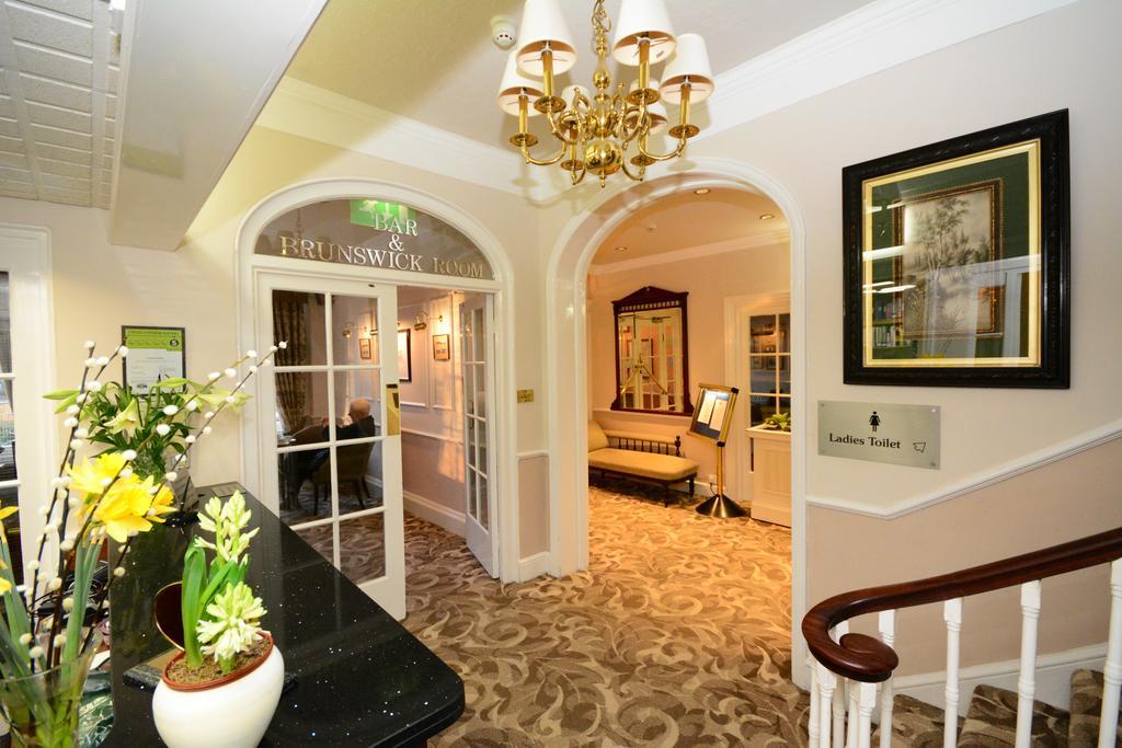 The Crescent Hotel Скарборо Екстер'єр фото